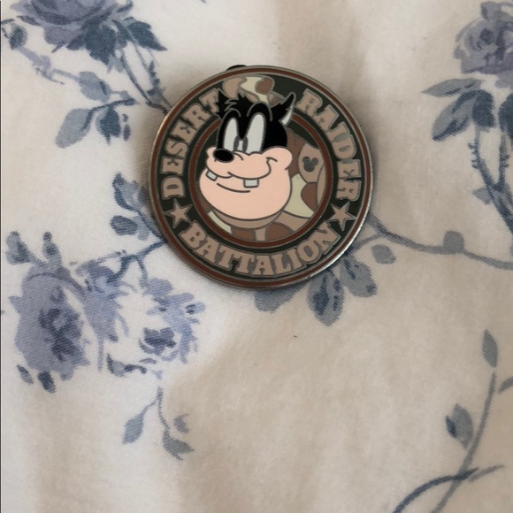 Desert Raider Battalion Hidden Mickey Disney Pin - Picture 1 of 1